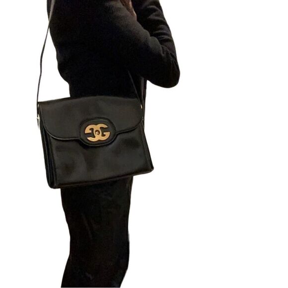 Gucci vintage gg gold logo shoulder and hand bag, strap is convertible - Picture 16 of 16